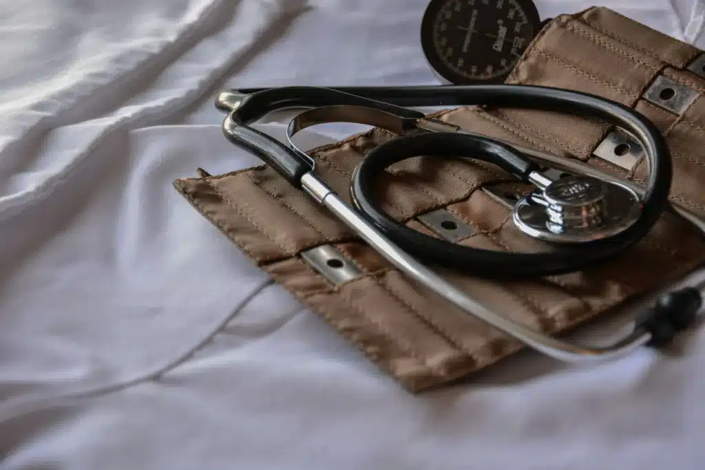 PassportCard/Internationale Krankenversicherung/stethoskop-and-doctor-tools